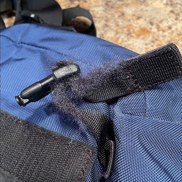 Timbuk2 Blue Two-Tone Messenger Bag - Picture 5 of 7